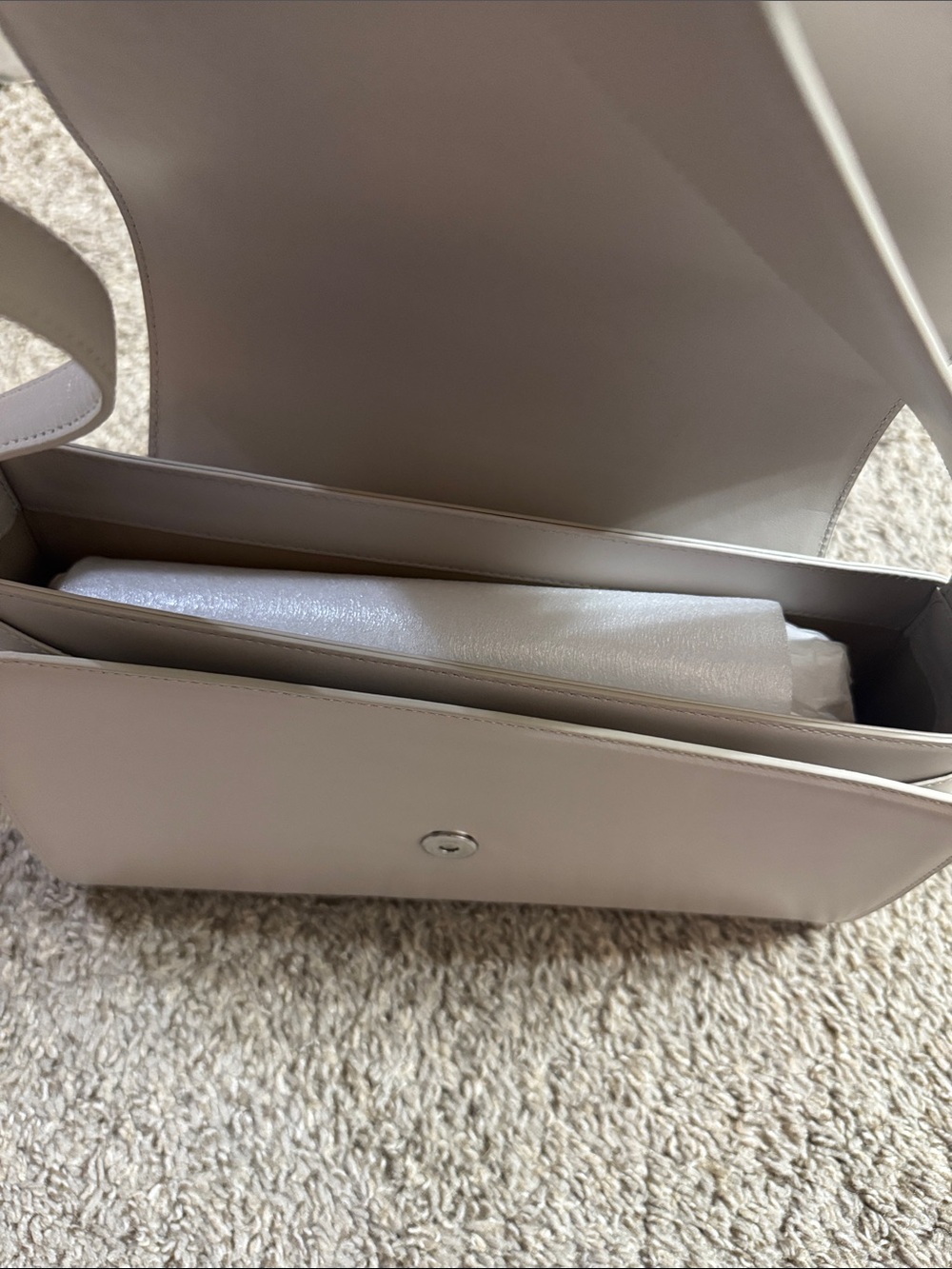 Classic Cream Shoulder Bag with Front Flap - Picture 3 of 6